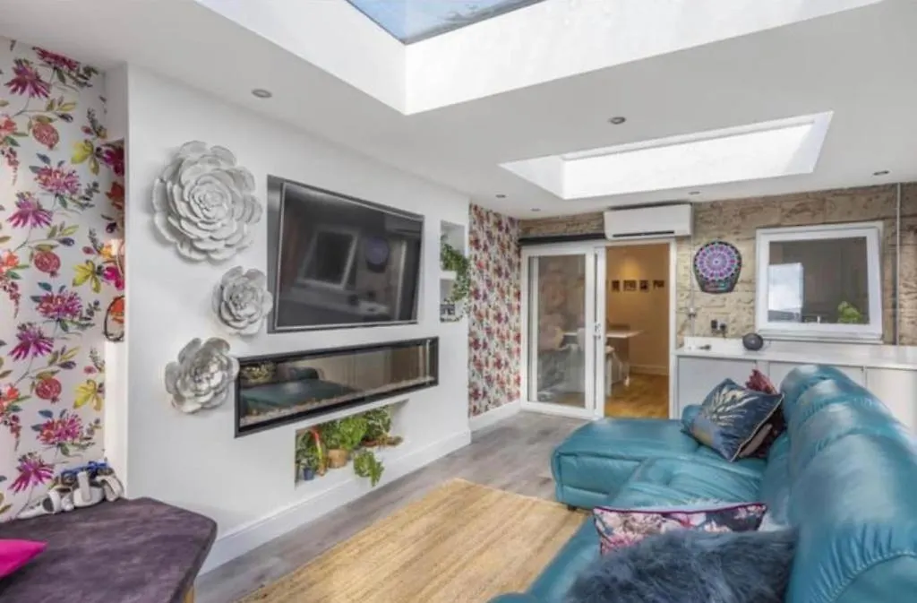 Holiday home Modern 3 Bed - Sleeps 6 With Hot Tub Villa Bath