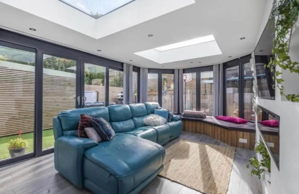 Modern 3 Bed - Sleeps 6 With Hot Tub Villa Bath