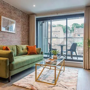 https://the-quadrant-the-palm-suite.yorkshirehotels.net
