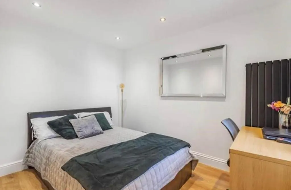 Holiday home Modern 3 Bed - Sleeps 6 With Hot Tub Villa Bath United Kingdom